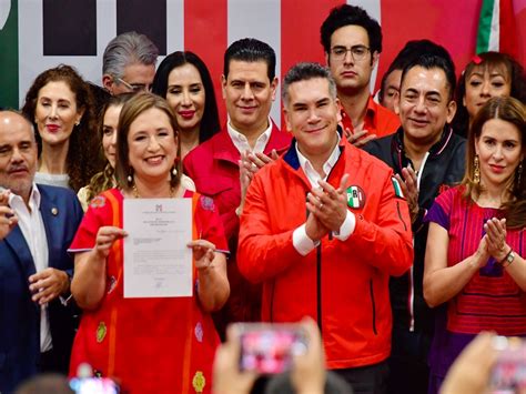 Xóchitl Gálvez se registra como precandidata presidencial del PRI la