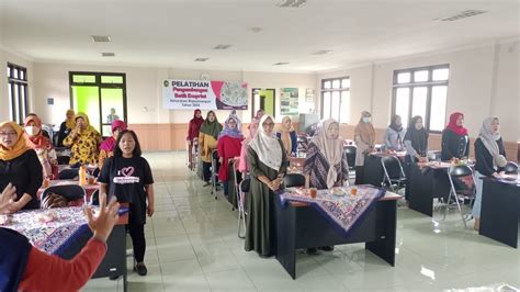 Kelurahan Rejowinangun Pelatihan Batik Ecoprint Di Kelurahan Rejowinangun