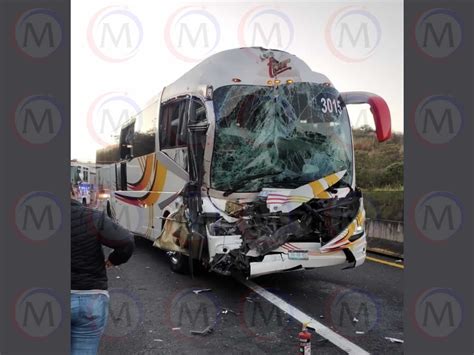 Chofer De Autob S Se Queda Dormido Y Se Impacta Contra Trailer En La