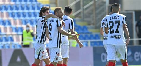 DIRETTA Benevento Ascoli Risultato Finale 1 1 Farias Risponde A