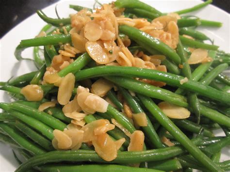 Sophie In The Kitchen Garlicky French Green Beans With Sliced Almonds