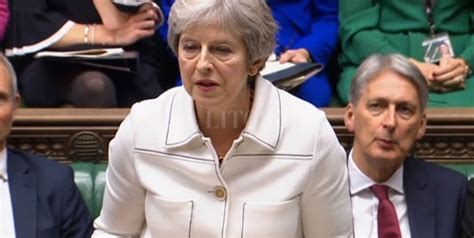 May se reunió con su gabinete para tratar de salvar acuerdo del Brexit