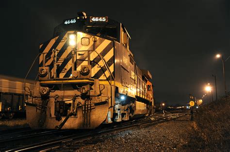 Night Train: HD Wallpaper of a Vehicle in Motion