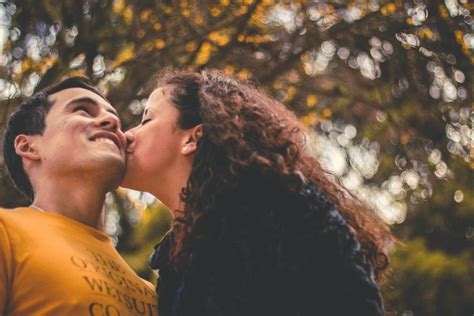 9 Tipos De Besos Y Sus Significados ¡el Amor Está En El Aire