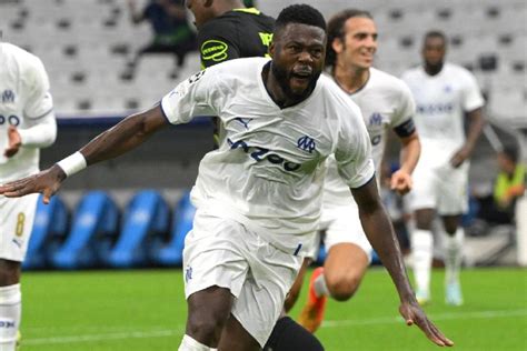 Chancel Mbemba pilier incontournable de la défense de lOM AfricaFoot