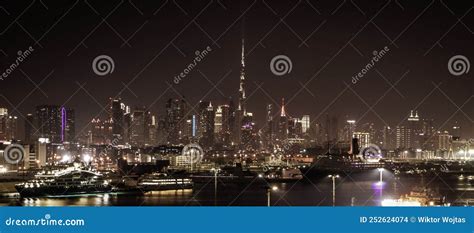 Dubai Skyline At Night Editorial Image | CartoonDealer.com #252624074