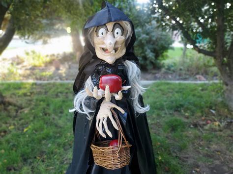 How To Make A Scarecrow Of The Old Hag From Snow White My Silly Squirts