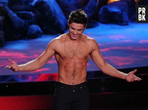 Zac Efron Dans Alerte à Malibu Preuve En 10 Photos Sexy Que Cest Une