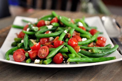 Une recette facile de salade de fèves vertes et tomates