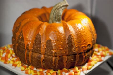 pumpkin shaped cake