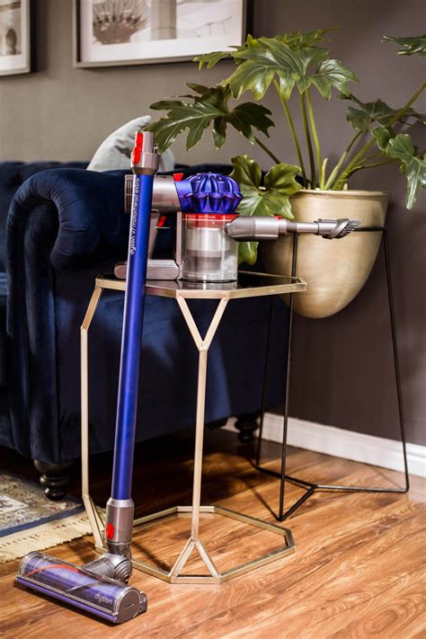 Dyson V7 “Fluffy” Cordless Vacuum Review – Fashion Breed