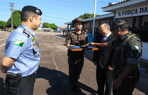 Comandante Da Pm Recebe Honraria Em Formatura Alusiva Ao Dia Do Soldado