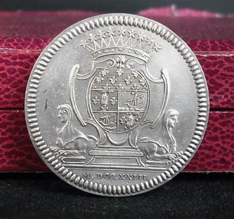 MÉDAILLE ESSAI DE la Monnaie de Paris en argent blason sphinges Lys