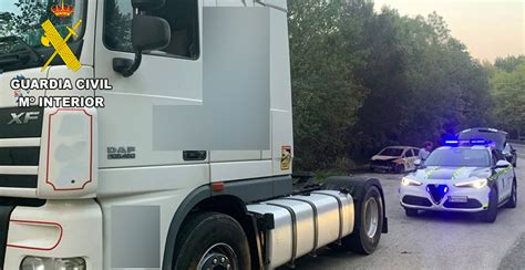 La Guardia Civil Detiene A Dos Camioneros Por Conducir Bajo La