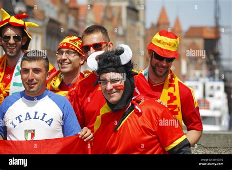 Italian Soccer Fans Hi Res Stock Photography And Images Alamy