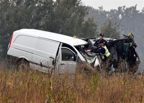 Te Ak Sudar Kamiona I Automobila Na Putu Kru Evac Kraljevo Video