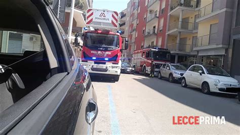 Paura In Centro Piovono Calcinacci Dal Balcone Di Una Palazzina