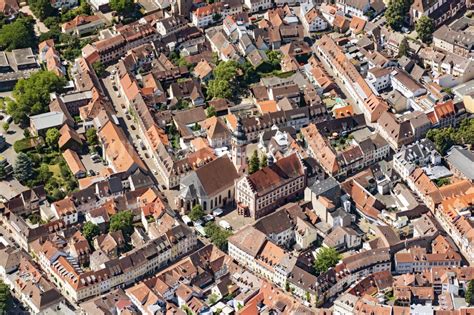 Karlsruhe Aus Der Vogelperspektive Geb Ude Der Stadtverwaltung