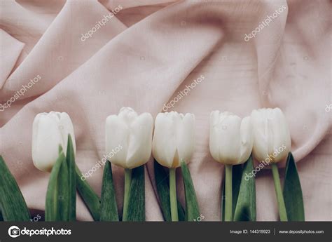 White tulips bouquet Stock Photo by ©Sonyachny 144319923