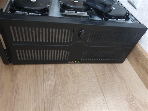 What is this supermicro case? : r/LinusTechTips