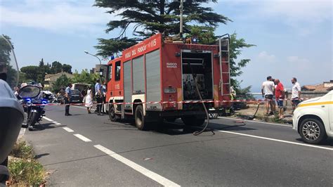 Castellammare Incidente In Via Panoramica Pi Di Tre Feriti Uno