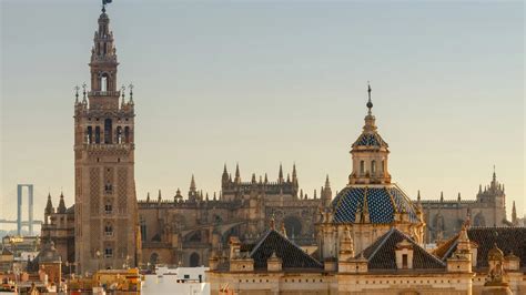 La Giralda de Sevilla 7 datos fascinantes sobre este icónico monumento