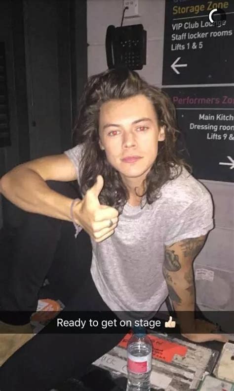 B On Twitter Harry Styles Snapchat Harry Styles Facts Harry Styles 2015