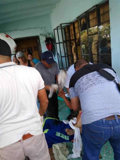 Balean A Dos Sujetos Afuera De Su Domicilio En Tecolutla