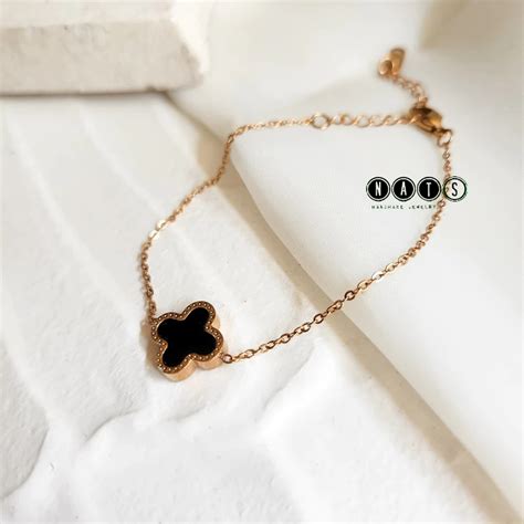 Jual Nats Living Gelang Tangan Clover Bolak Balik Dua Sisi Titanium