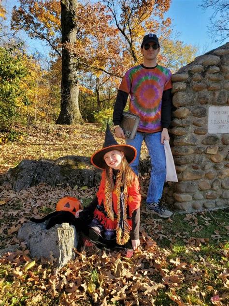 Max And Dani Halloween Outfits Cute Halloween Costumes Halloween