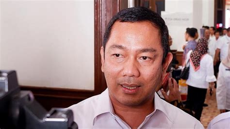 wali kota semarang hendrar prihadi kompaspedia