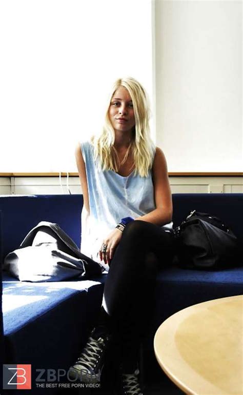 Light Haired Blogger ZB Porn