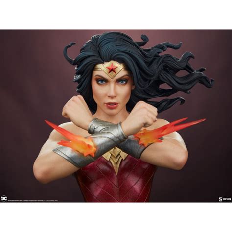 Statue Wonder Woman Saving The Day Premium Format Sideshow Dc Comics