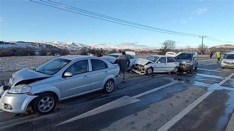 Sivas ta 10 aracın karıştığı zincirleme kaza