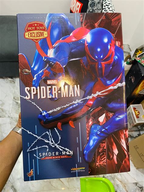 Hot Toys Spiderman 2099 Hobbies Toys Toys Games On Carousell