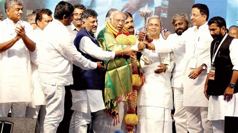 Grand Welcome To AICC Chief Kharge In Bengaluru Star Of Mysore