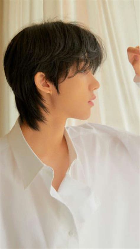 Top 9 Male Idols to be Fashionista with Mullet Hairstyle | starbiz.net