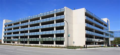 Outpatient Pavilion And Parking Garages Primera