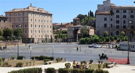 Strade Chiuse Intorno Al Circo Massimo Per Il Concerto Dei Manneskin