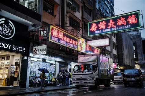 香港名药房成大陆游客圣地 山寨店四起香港药房大陆游客新浪新闻