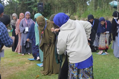 Membahagiakan Guru Ngaji Indonesia Pt Cahya Intan Medika