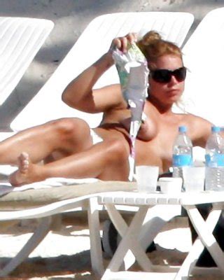 Billie Piper Topless Bikini Pictures Porn Pictures Xxx Photos Sex Images Pictoa