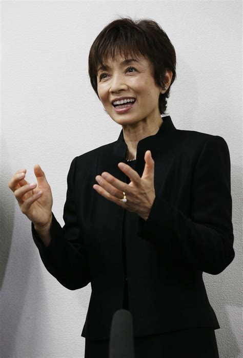 榊原郁恵が渡辺徹さんと最後の会話明かす 病院へ送る際「ふらついていたので、『大丈夫？』と」 おくやみ写真ニュース 日刊スポーツ