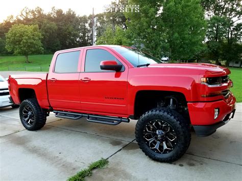 Chevrolet Silverado Fuel Assault Pro Comp Suspension Lift