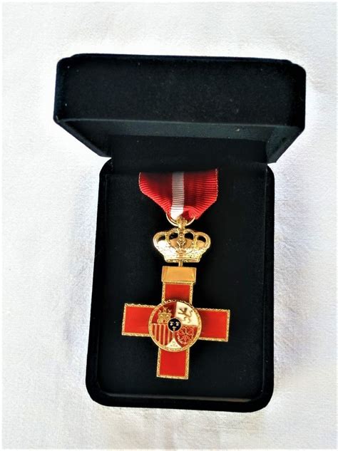 España Medalla Cruz al Mérito Militar distintivo rojo Catawiki