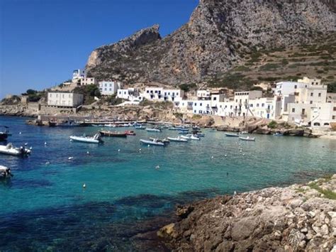 Isola di Levanzo la più piccola e romantica delle Egadi GALLERY