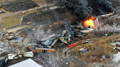 Ohio train wreck chemical spill nearing Kentucky border. What we know