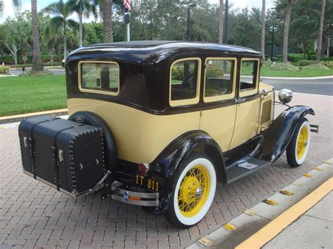 1930 Ford Model A DeLuxe Town Sedan 30s American Stock FILM4295 For