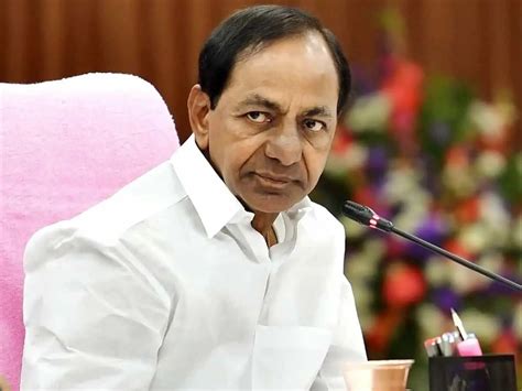 Kcr Injured After Slipping At Erravalli Farmhouse Rushed To Yashoda