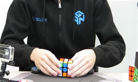 Cubo Di Rubik Feliks Zemdegs Stabilisce Il Nuovo Record Del Mondo